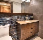 2018-FALL-LUXE-Digital-SinglePages_Page_032_Image_0002